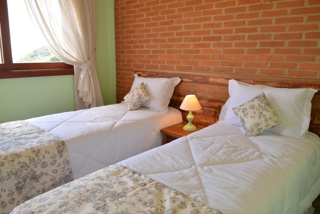 Pousada Villa Dos Leais Серра-Негра Номер фото